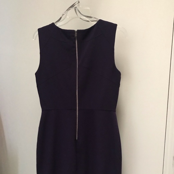 Sleeves dress with cutout - Picture 2 of 3